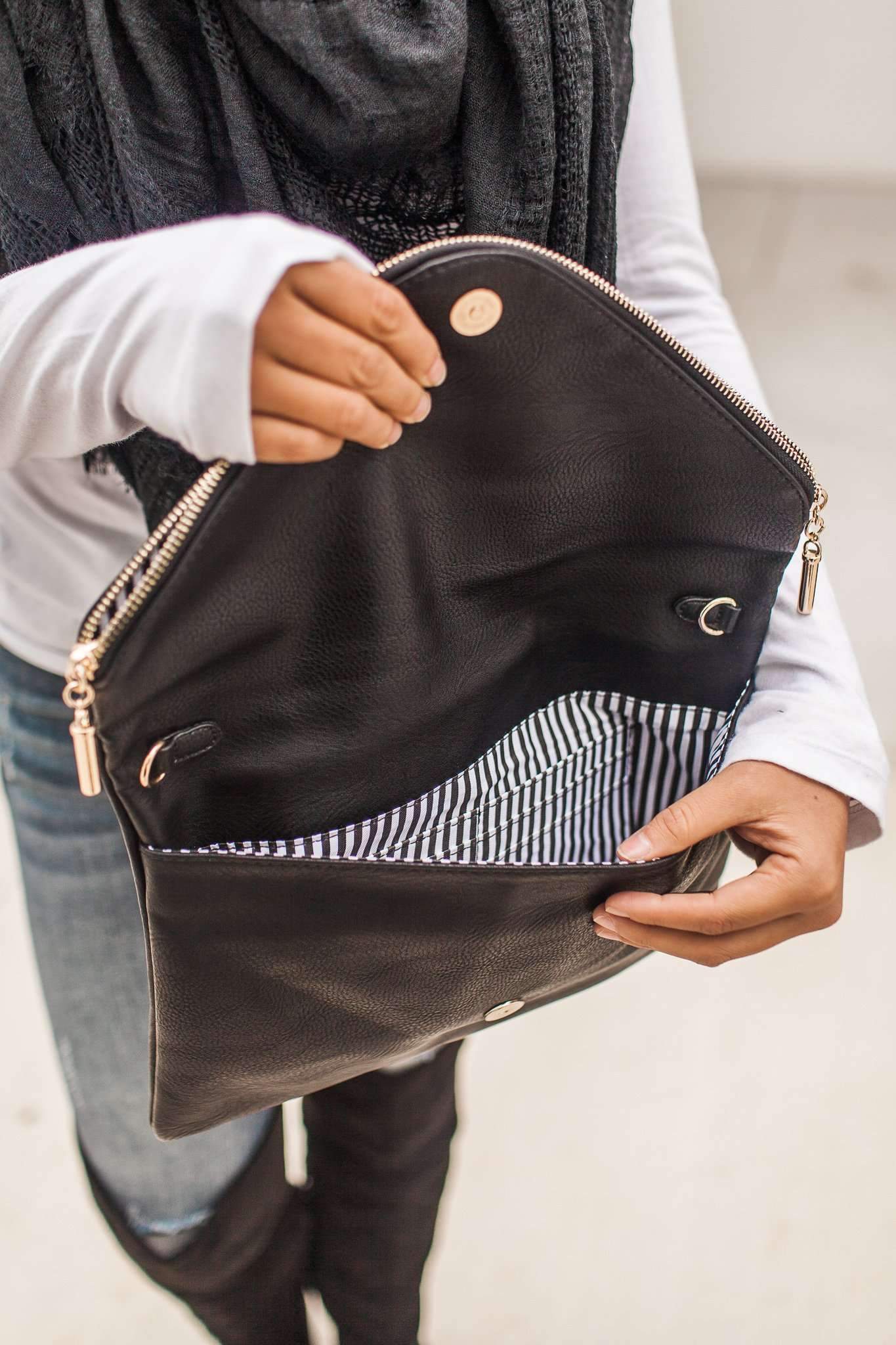 Davina Envelope Clutch (Black)