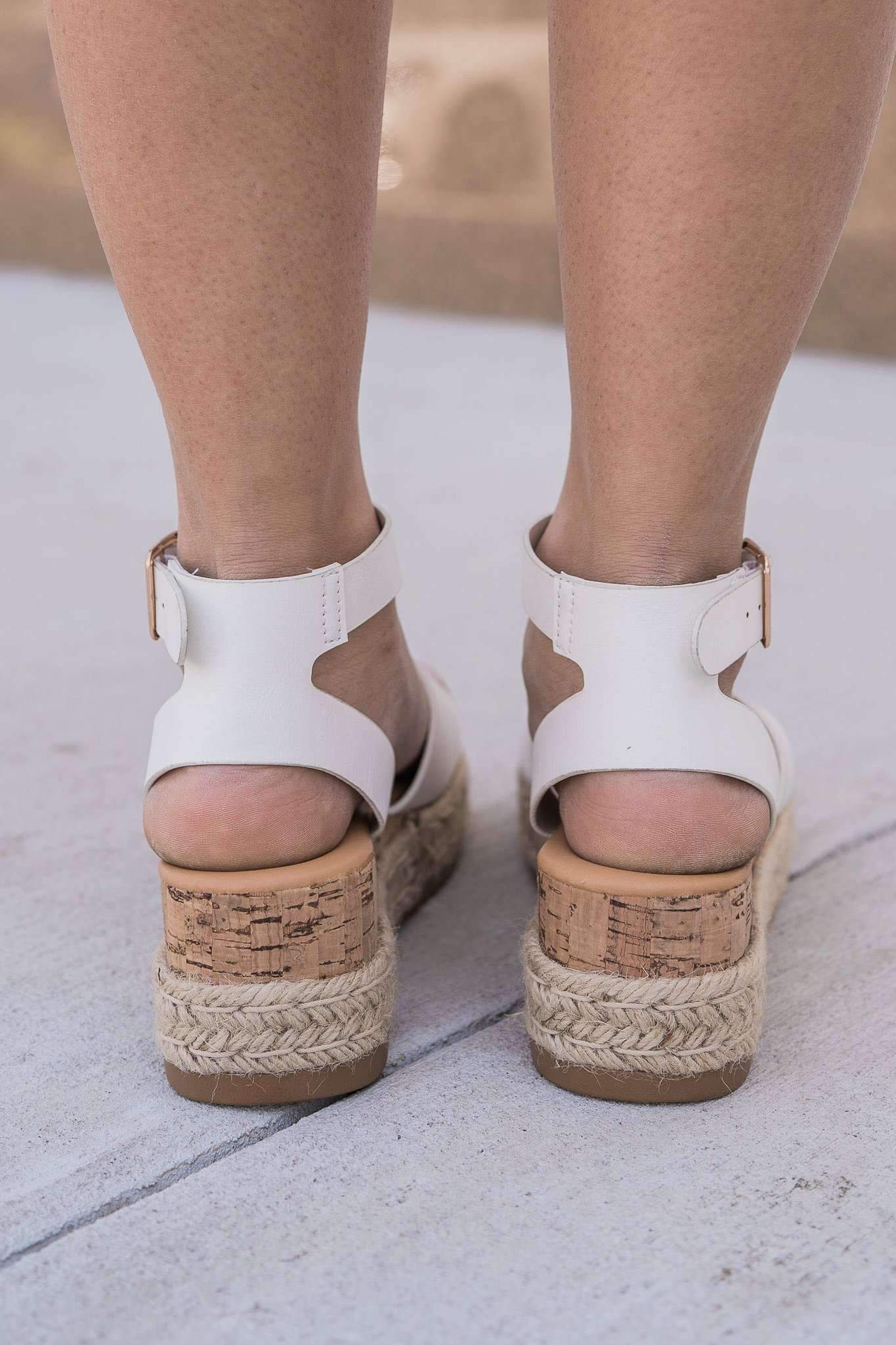 "Lead The Way" Flatform Sandals (White)