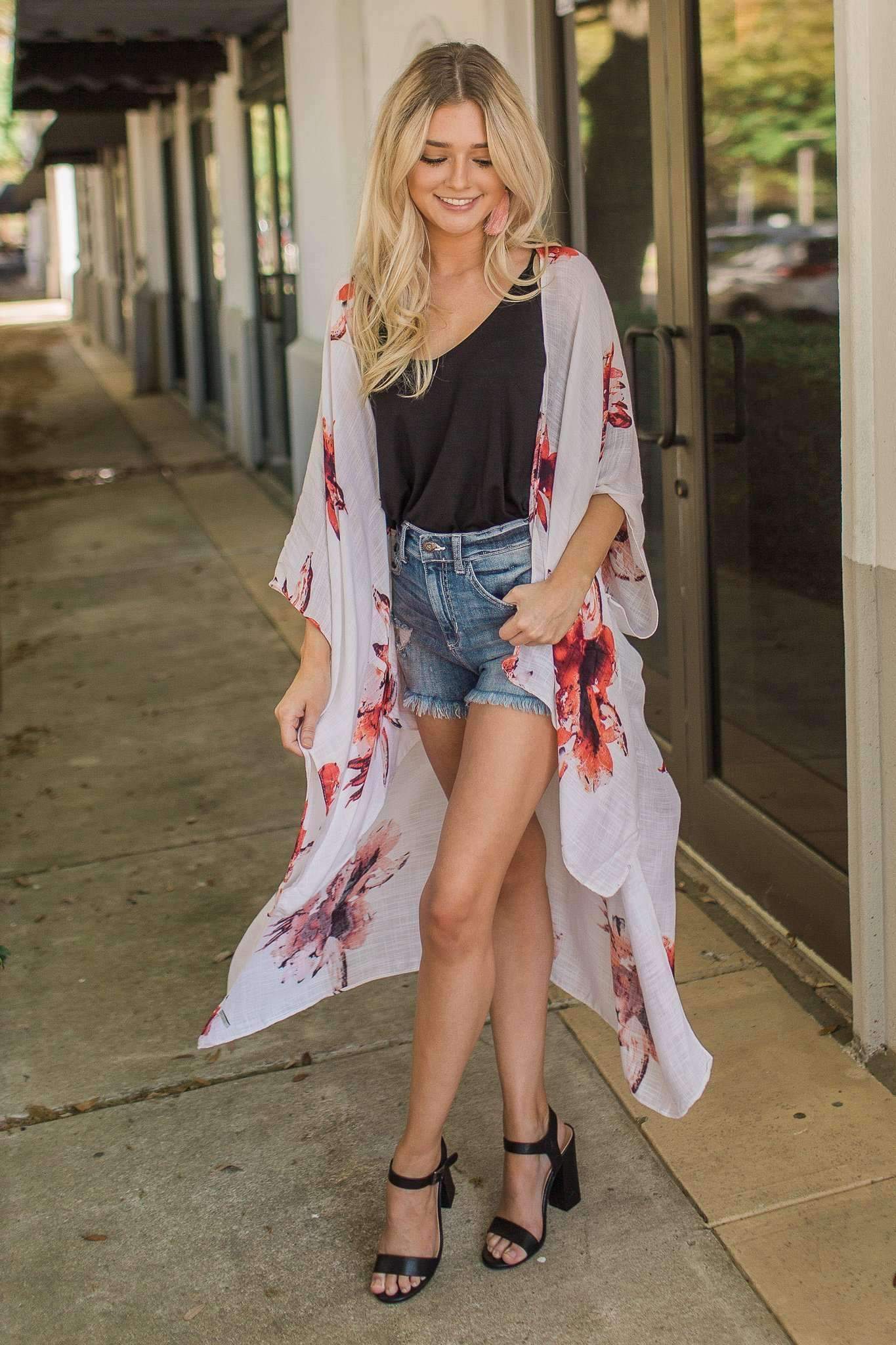 "Detailed In Floral" Kimono Wrap (Cream)