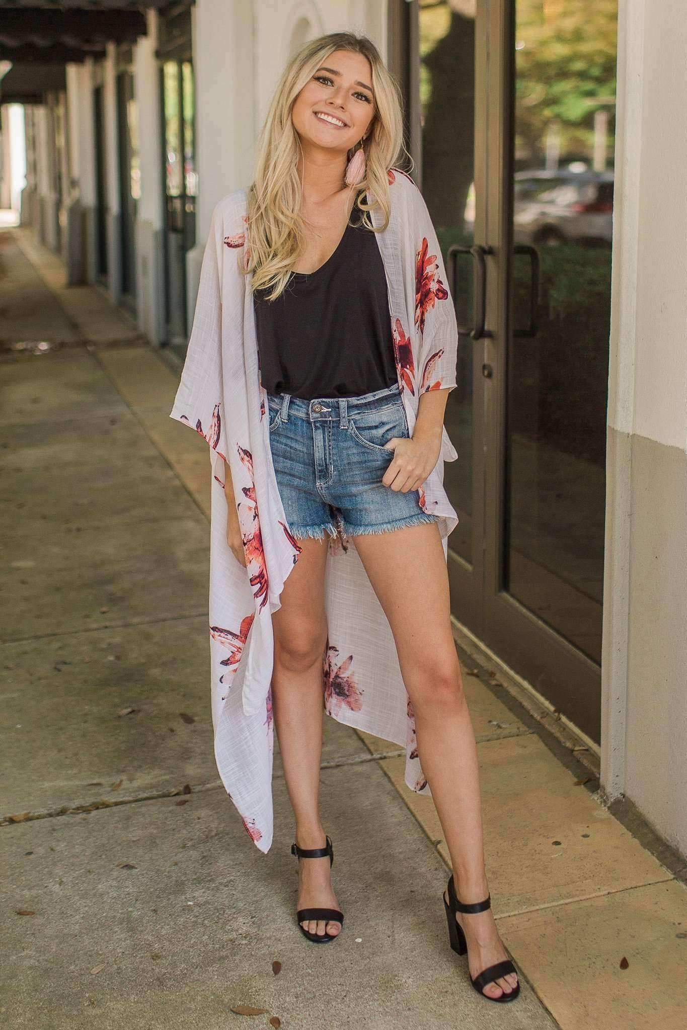 "Detailed In Floral" Kimono Wrap (Cream)