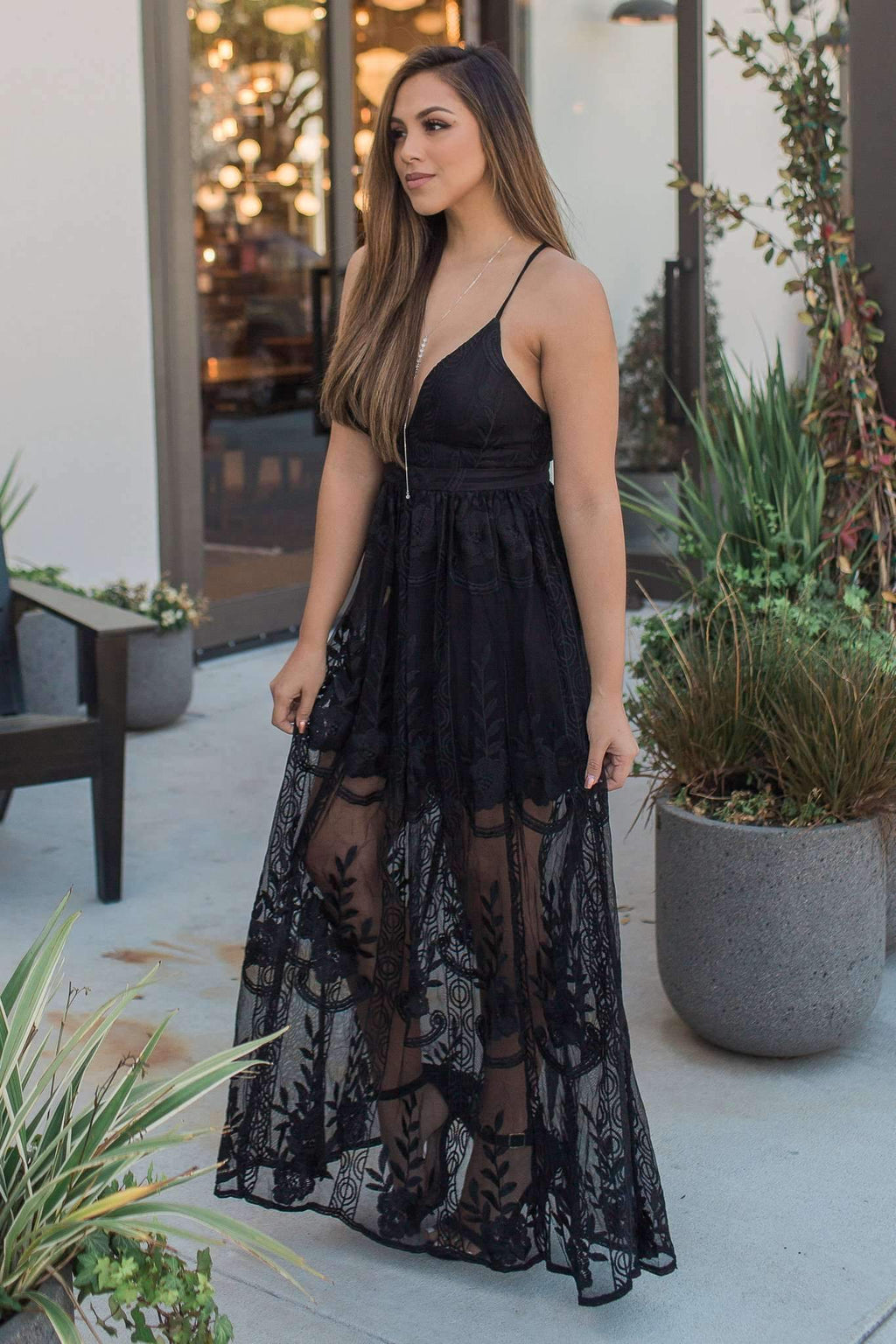 "Lace That Flirts" Maxi Dress (Black)