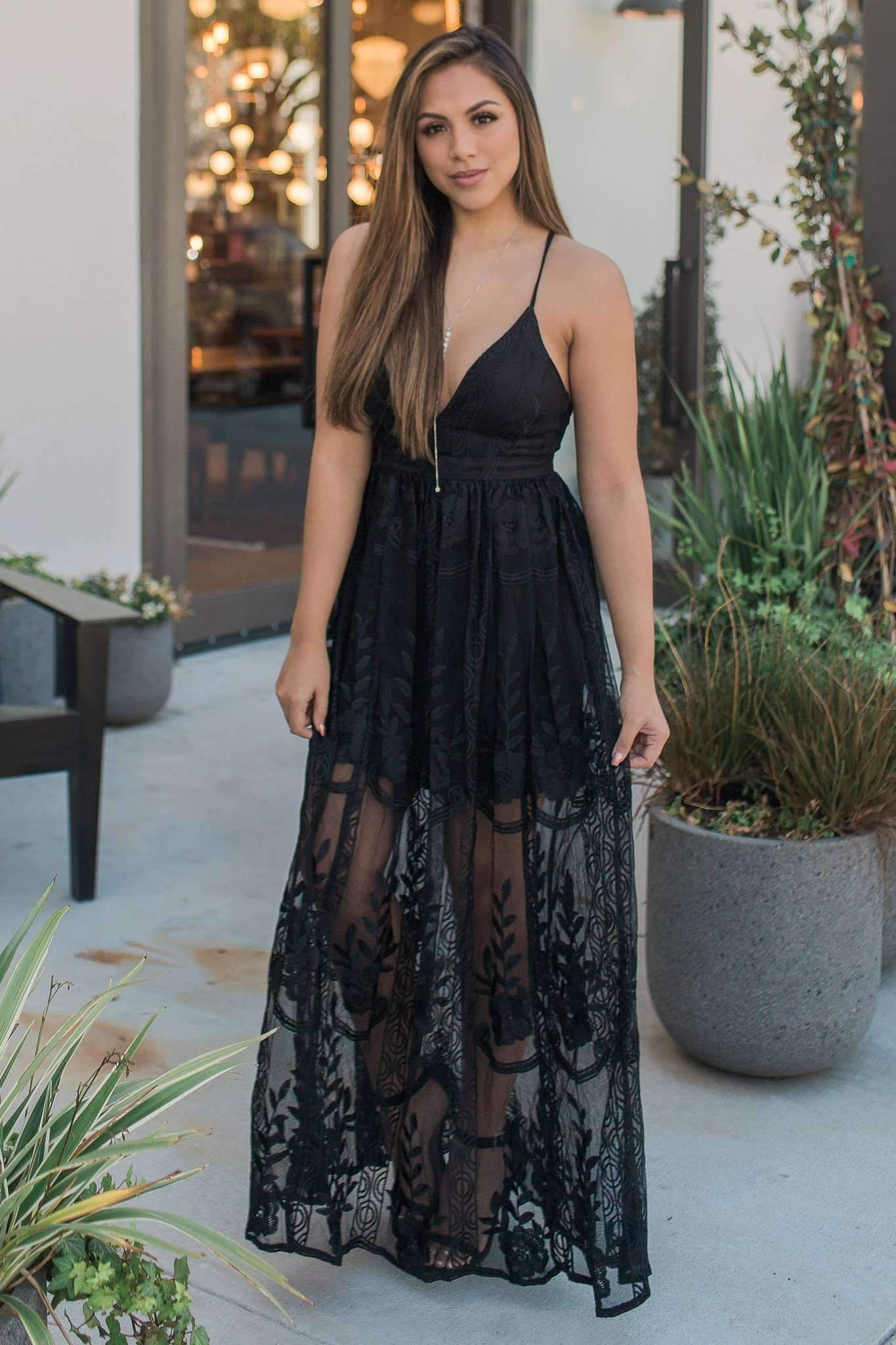 "Lace That Flirts" Maxi Dress (Black)